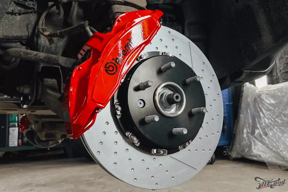 Установка тормозной системы Brembo на RAM TRX